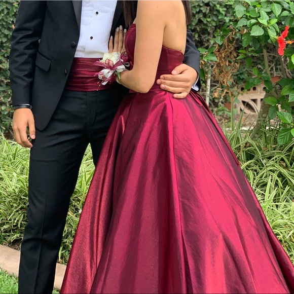 Prom dress! - Picture 1 of 6